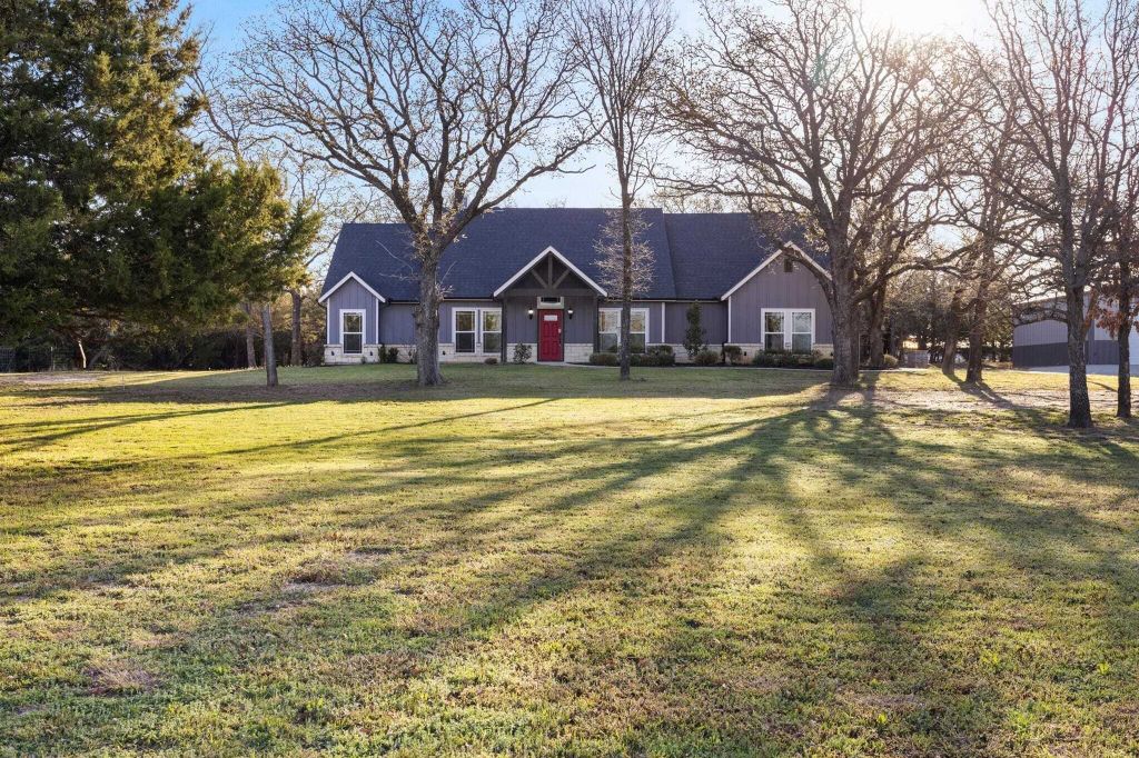 Property photo 1 of 30