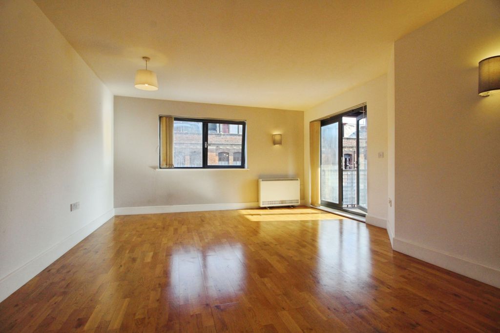 Property photo 2 of 10 Lounge