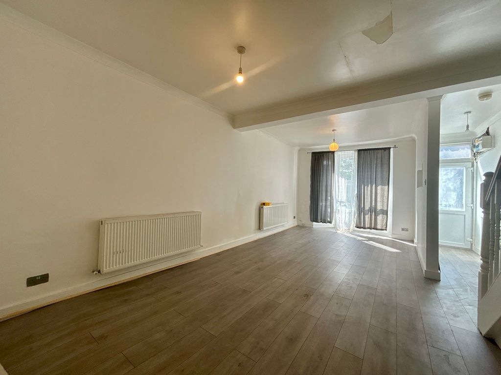 Property photo 1 of 8 Photograph