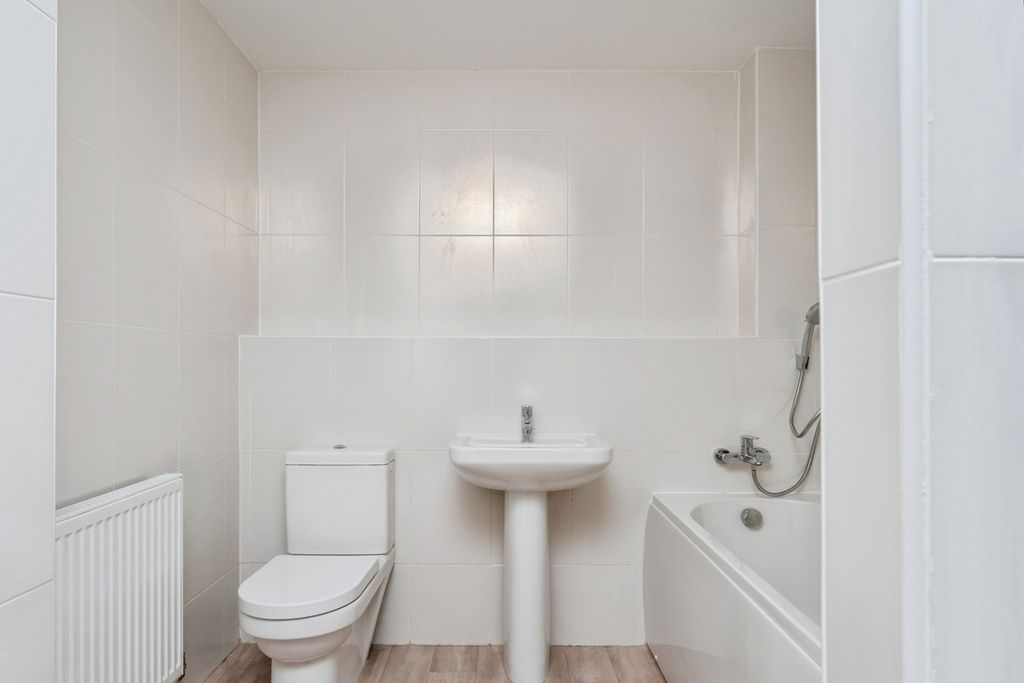 Additional image 13 of 2 bed flat for saleUpton Grange, Chester, Cheshire CH2