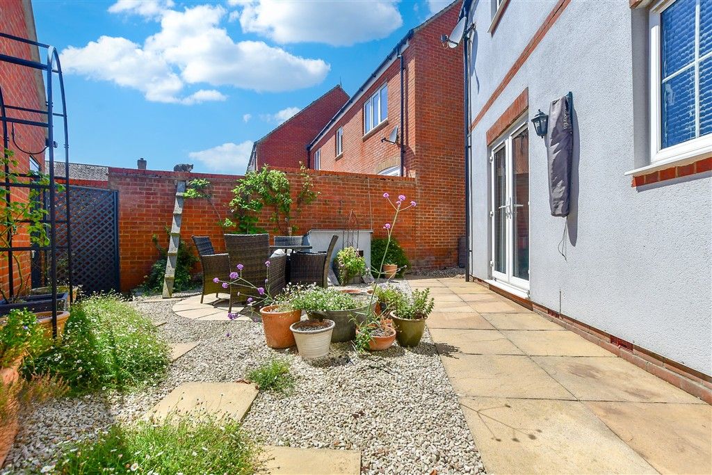 Property photo 1 of 19 Patio / Decking