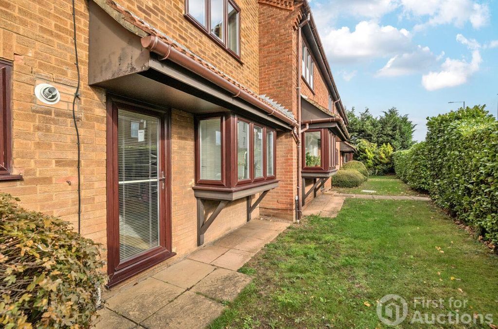 Property photo 2 of 11