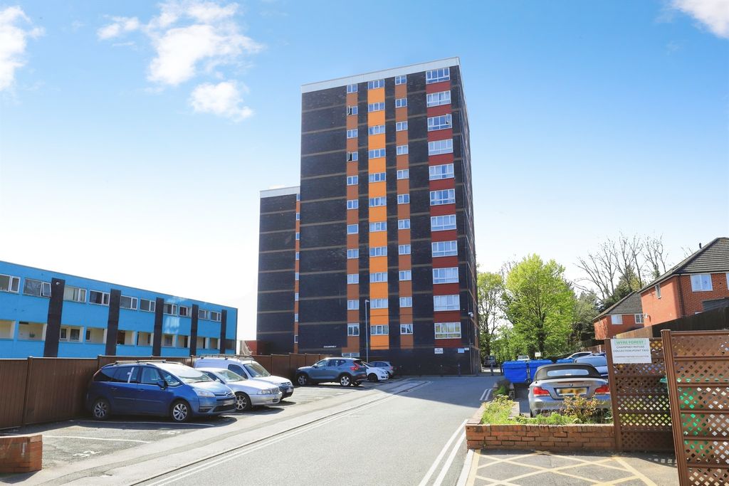 Property photo 1 of 17