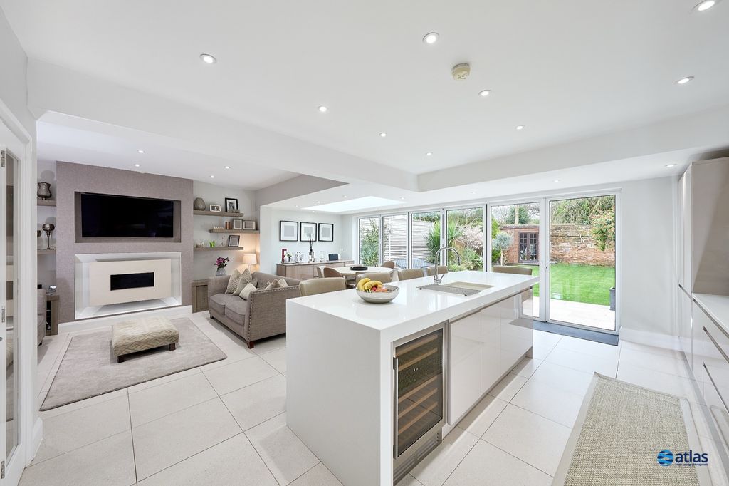 Property photo 2 of 25 Kitchen/Dining/Living Area