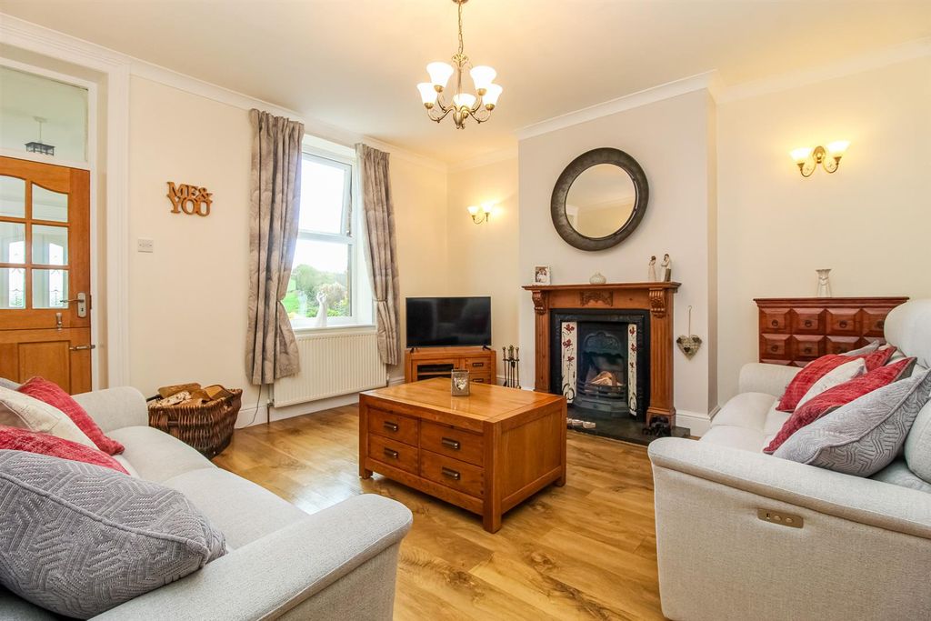 Property photo 3 of 21 Living Room