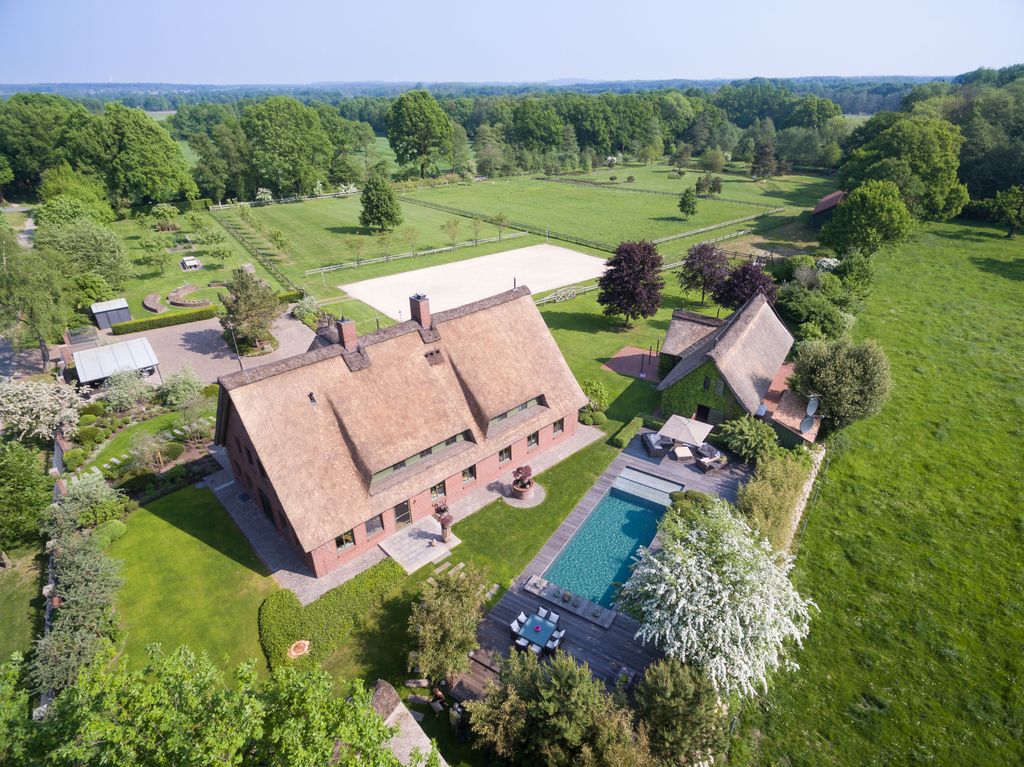 Property photo 1 of 65