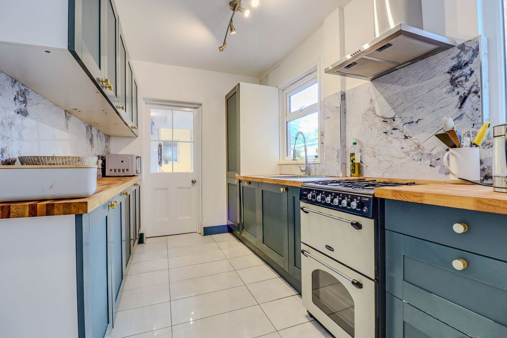 Property photo 3 of 17