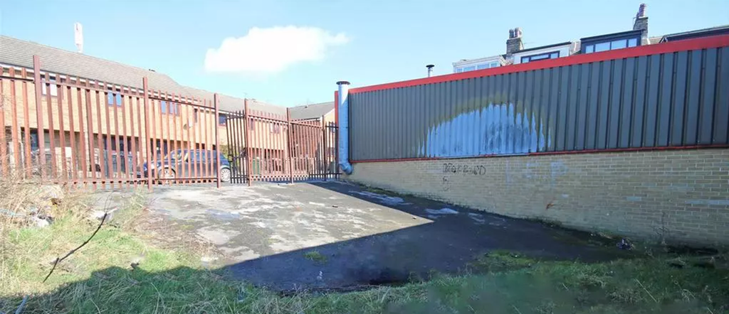 Property photo 1 of 4