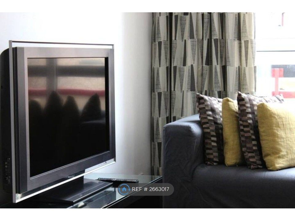 Property photo 2 of 13 Lounge