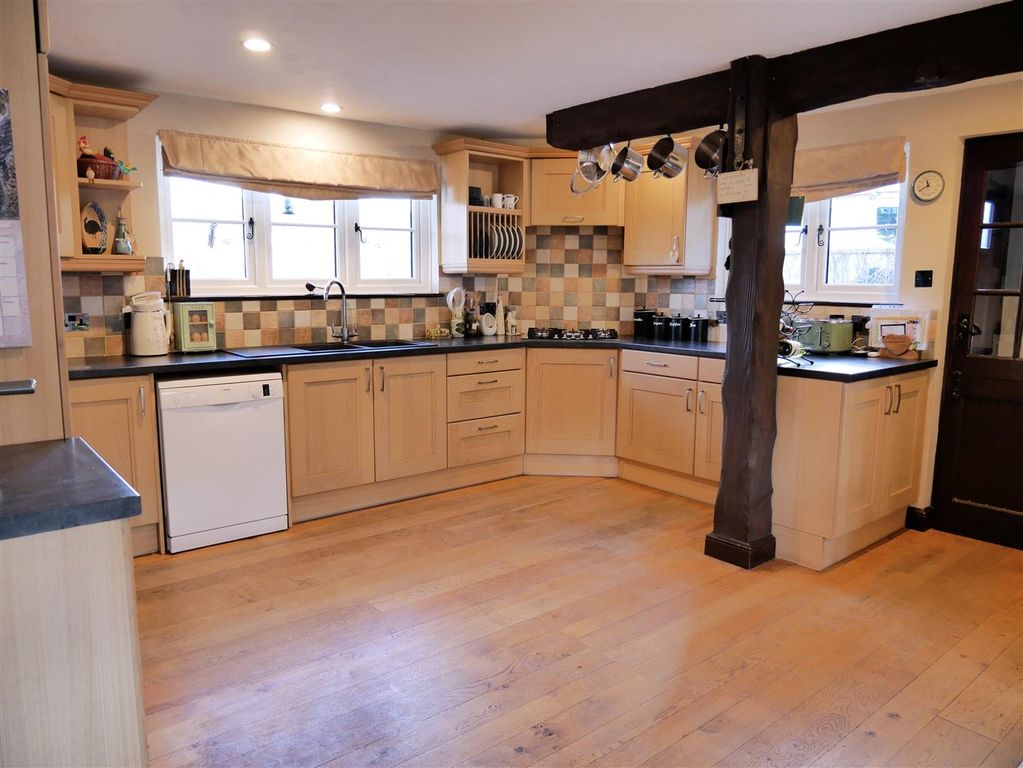 Property photo 3 of 35 Kitchen/ Dining Room