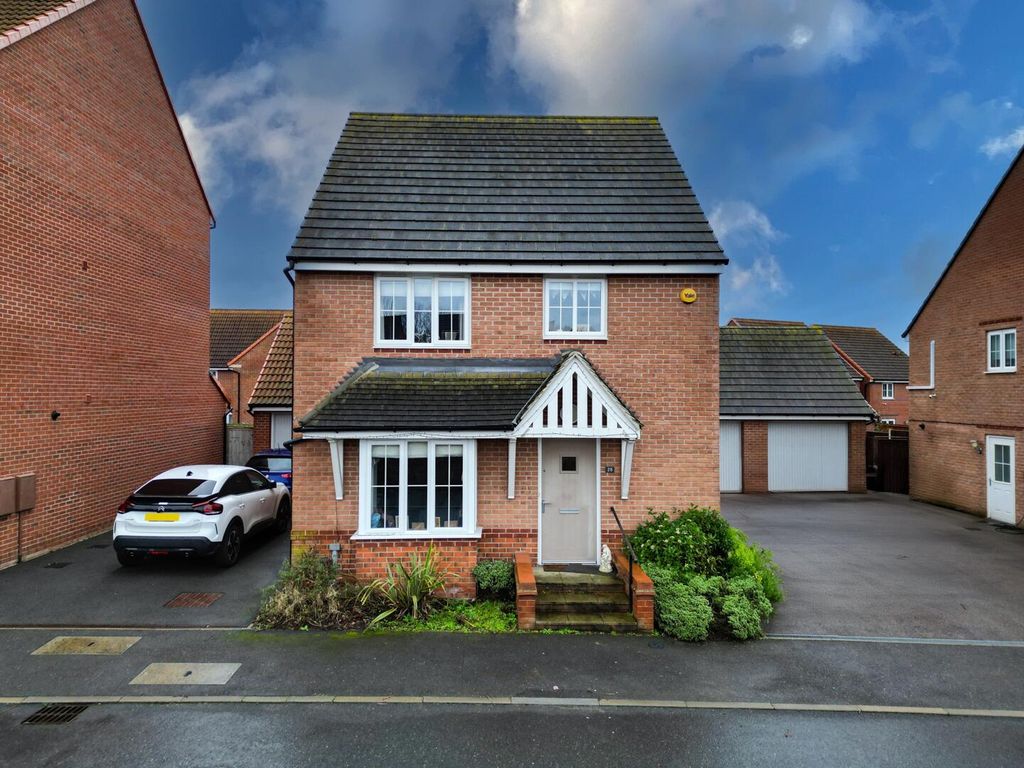 Property photo 1 of 14 Front (Exterior)