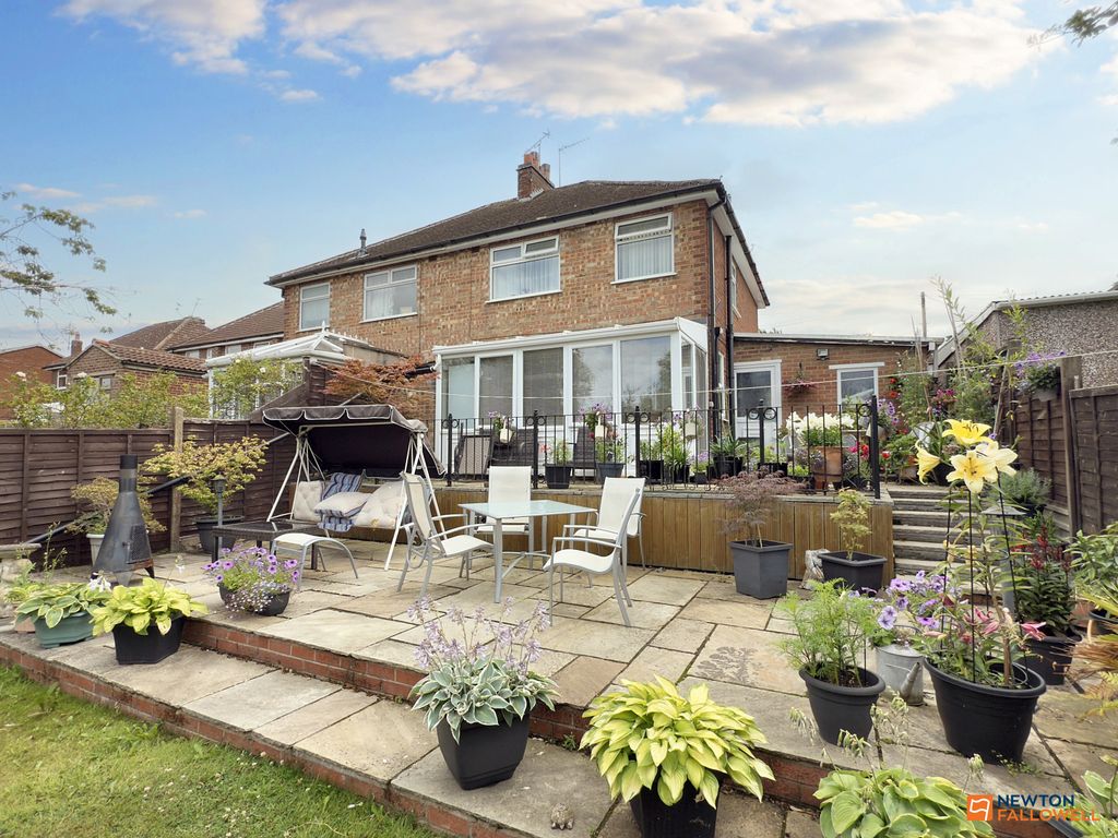 Property photo 2 of 34