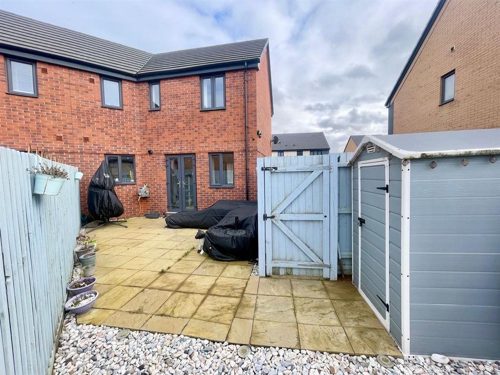 Property photo 3 of 13 Garden.Jpg