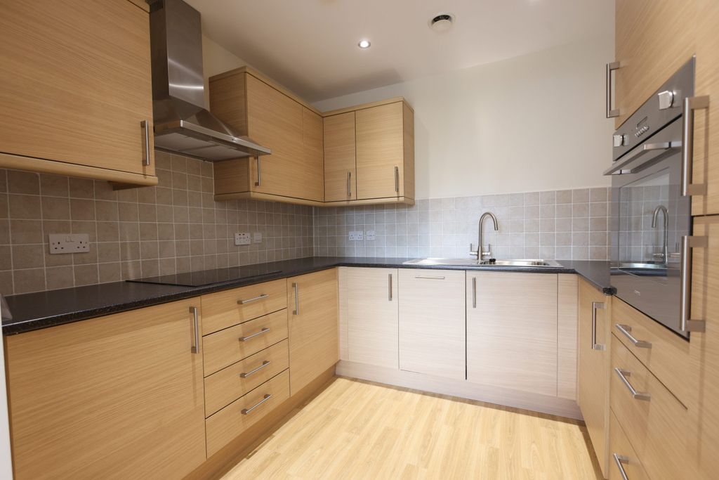 Property photo 3 of 14 Kitchen