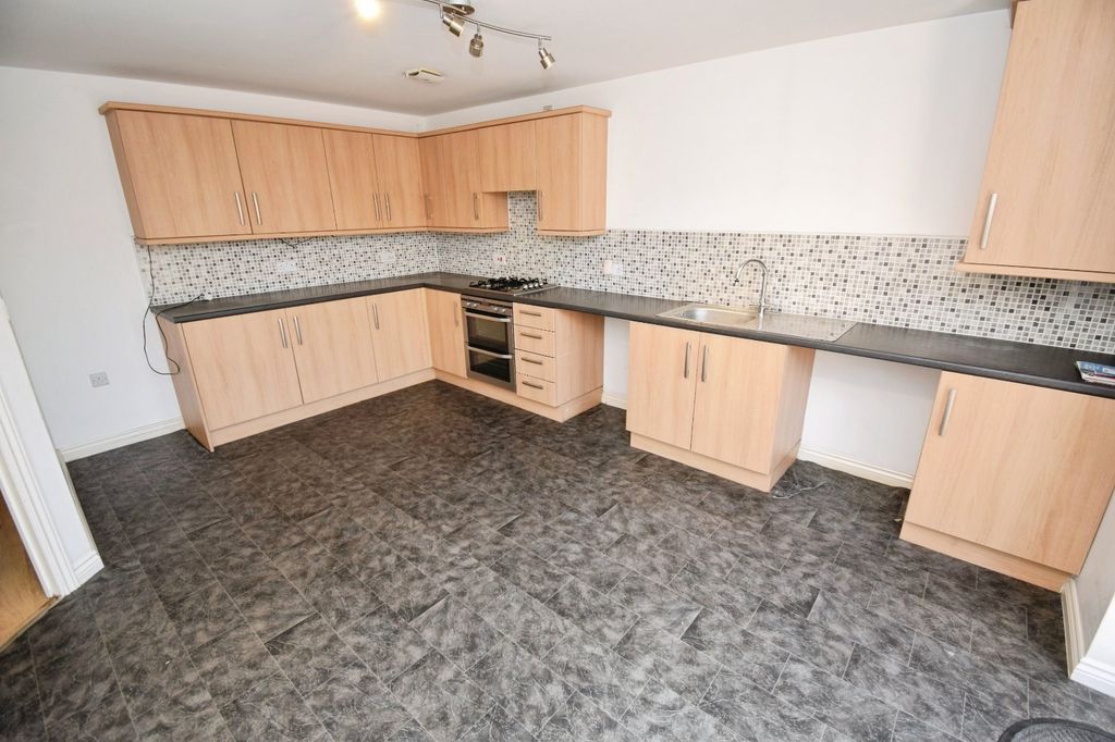Property photo 2 of 22 Breakfast Kitchen