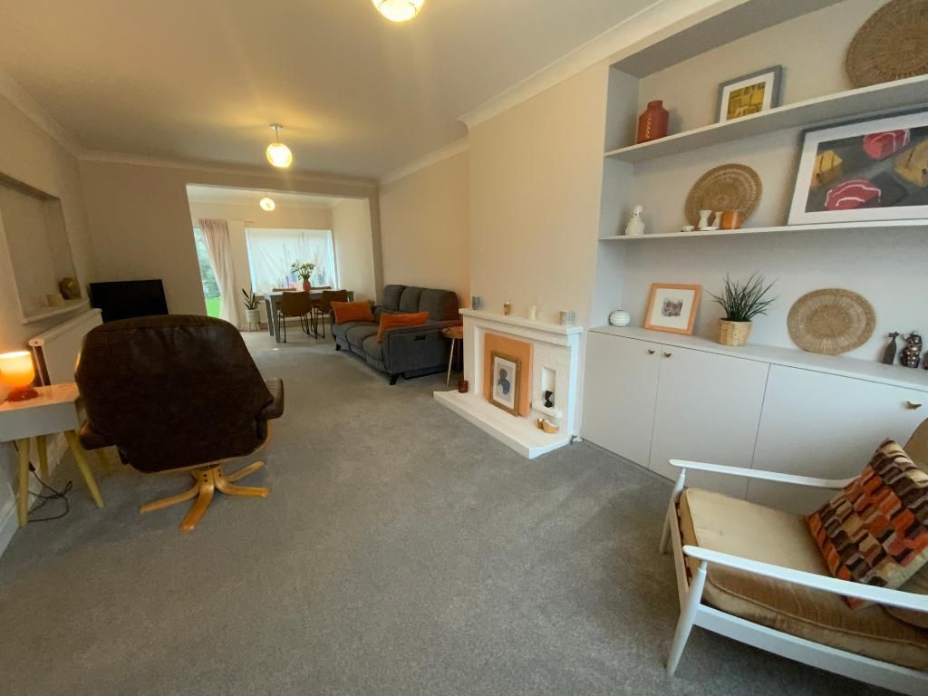 Property photo 3 of 18 Living Room 21'8 x 10'9