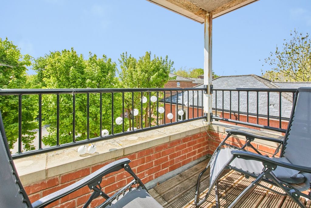 Property photo 2 of 17 Balcony