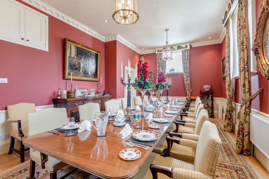 Property photo 3 of 31 Dining Room
