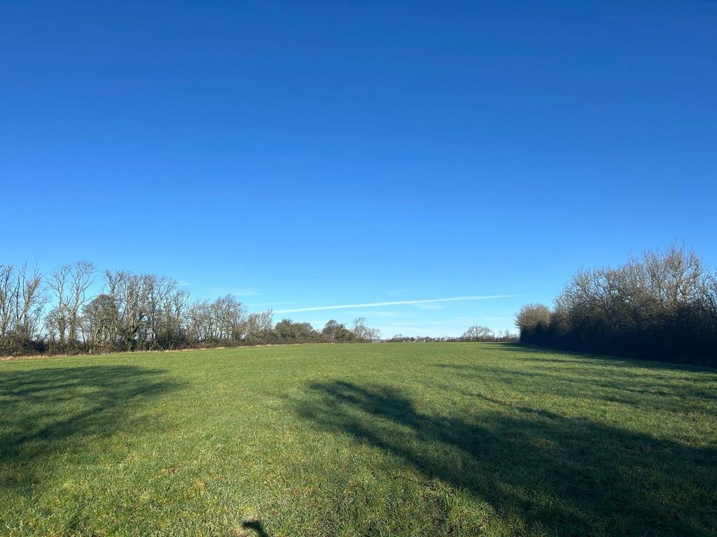 Property photo 3 of 5 Picture No. 04