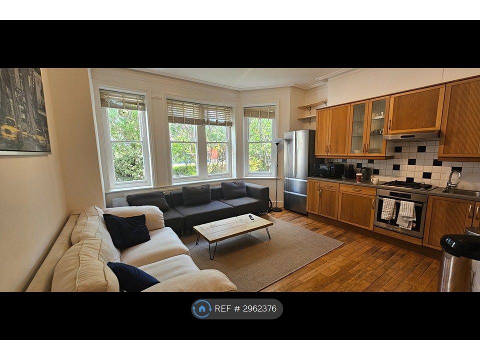 Property photo 1 of 7 Lounge Kitchen