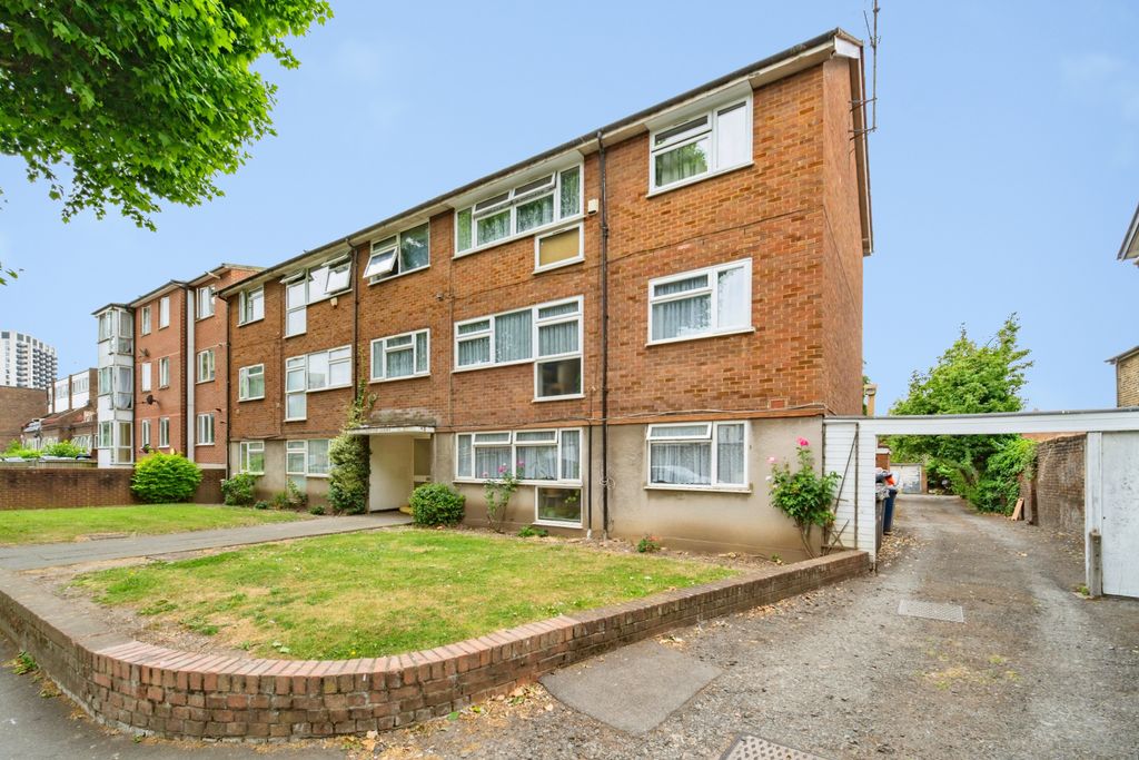 Property photo 1 of 13