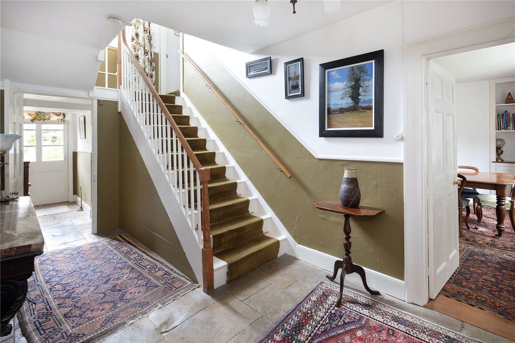 Property photo 2 of 14 Hall
