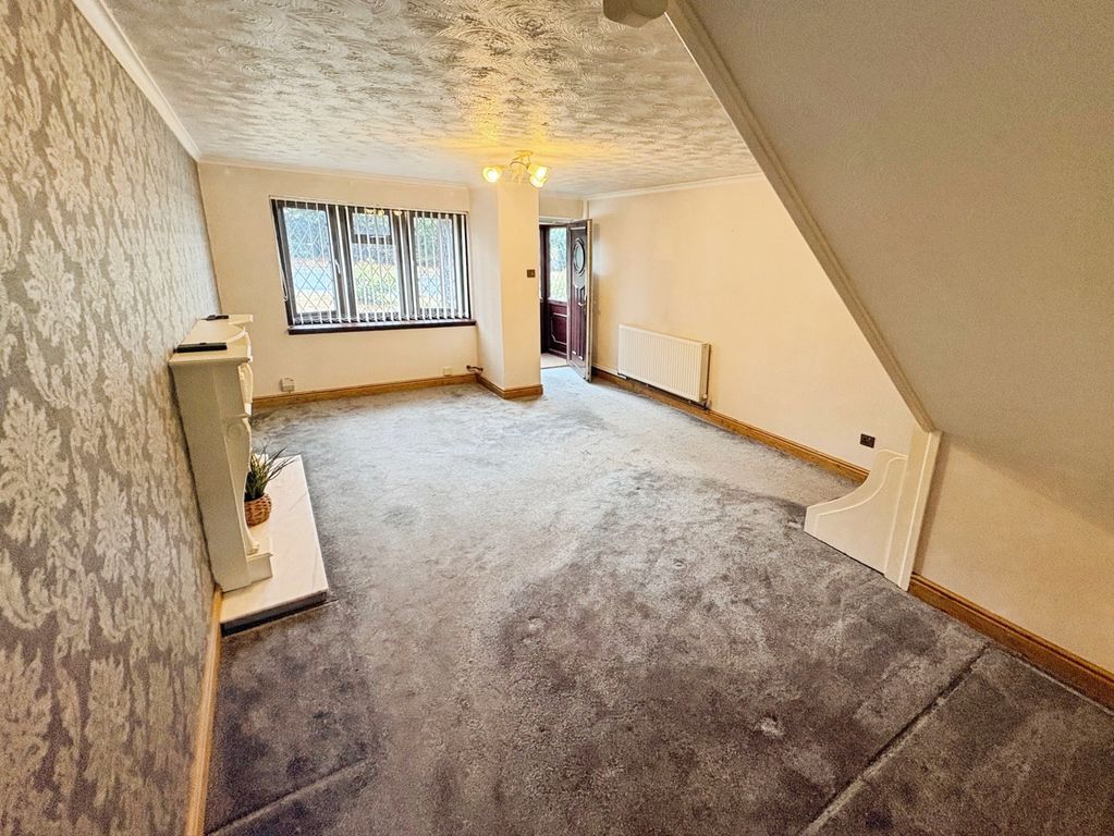 Property photo 3 of 8 Living Room