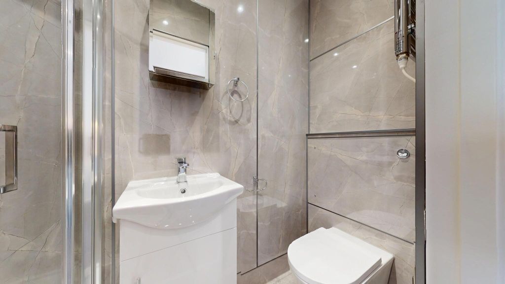 Property photo 3 of 8 Bathroom