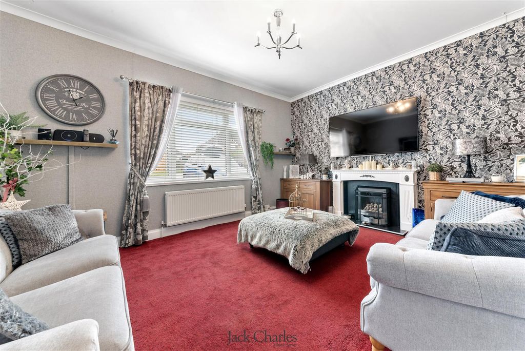 Property photo 3 of 25 41 Lower Green 11.Jpg