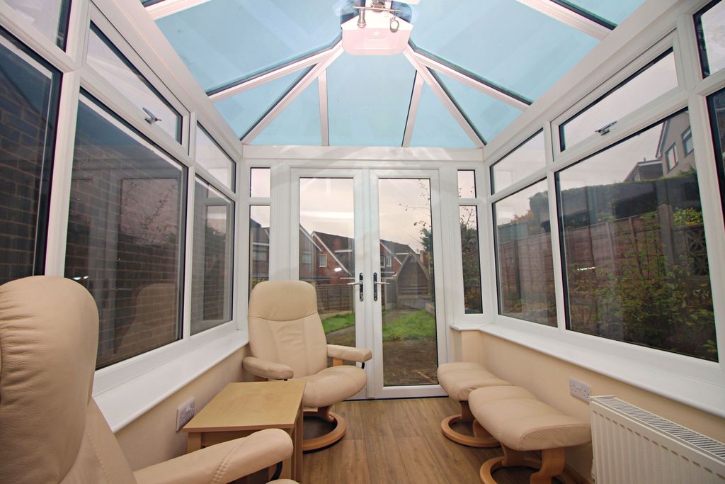 Property photo 2 of 16 Conservatory