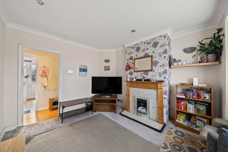 Property photo 3 of 10 Photo 5