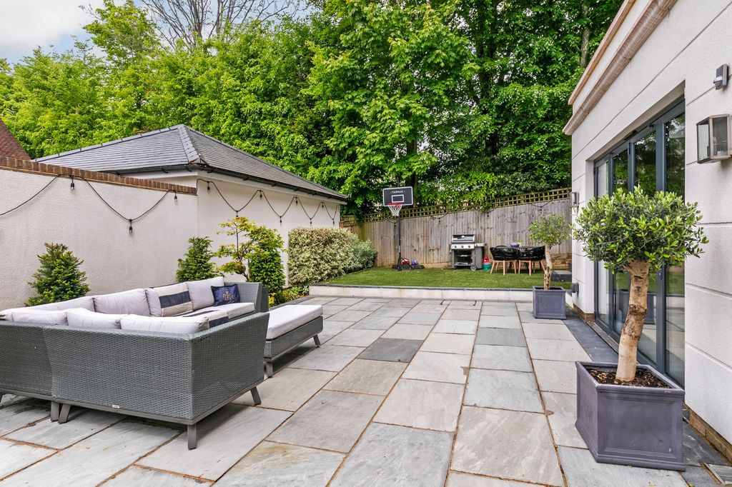 Additional image 4 of 4 bed detached house to rentChilbolton Avenue, Winchester SO22