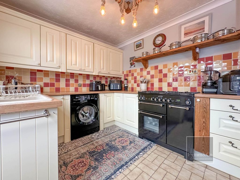 Property photo 3 of 21