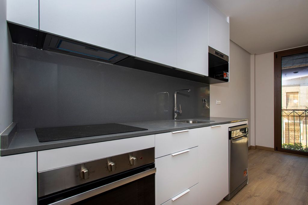 Property photo 2 of 37
