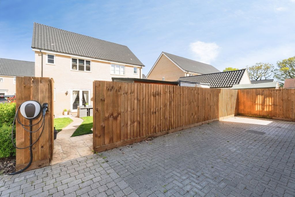 Property photo 3 of 24 Pbox-Img.Jpg