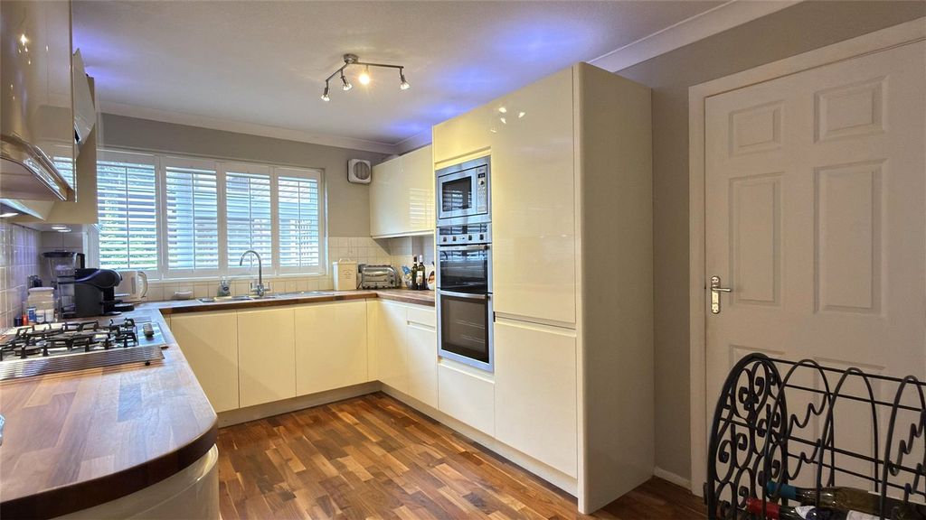 Property photo 3 of 12 Picture No. 14