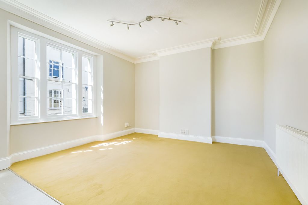 Property photo 2 of 9 Living/Dining Area
