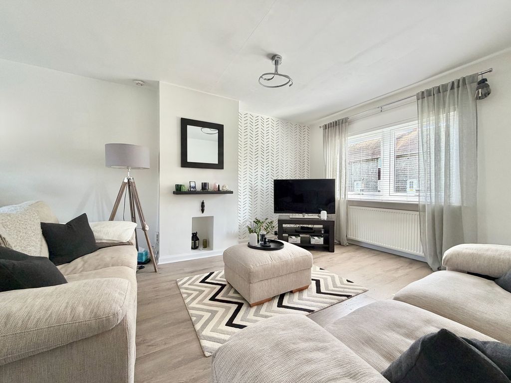 Property photo 2 of 26