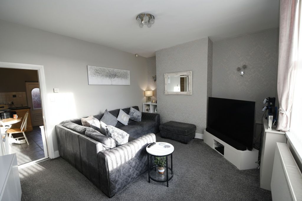 Property photo 3 of 12