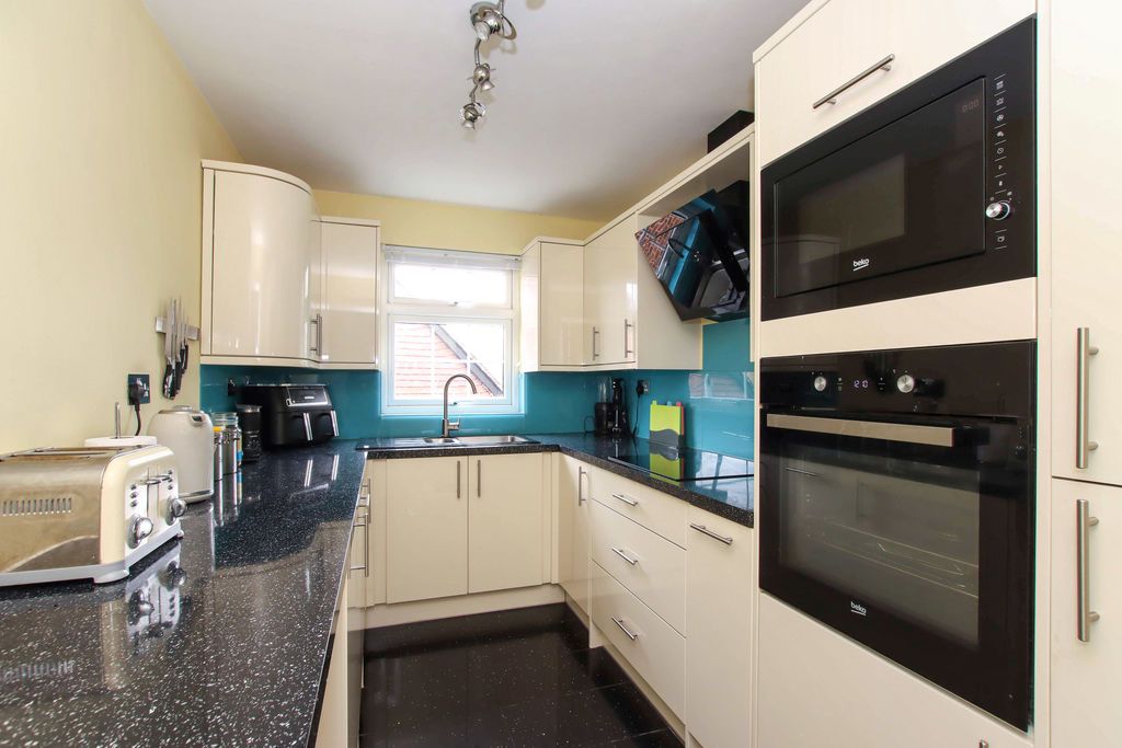 Property photo 2 of 11 Photo 2