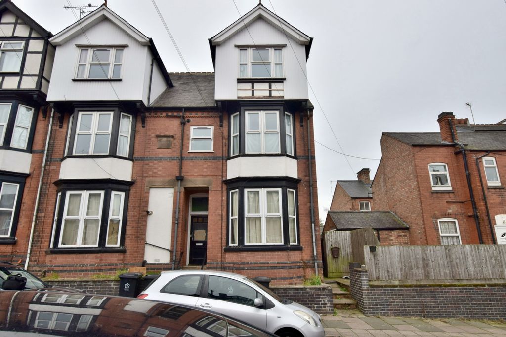 Property photo 1 of 5 Richmond Avenue, Aylestone, Leicester, Leicestershire, Le2 8Ax