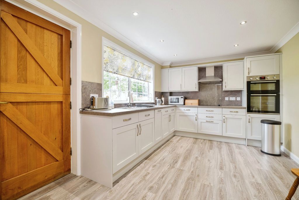 Property photo 2 of 17 Photography