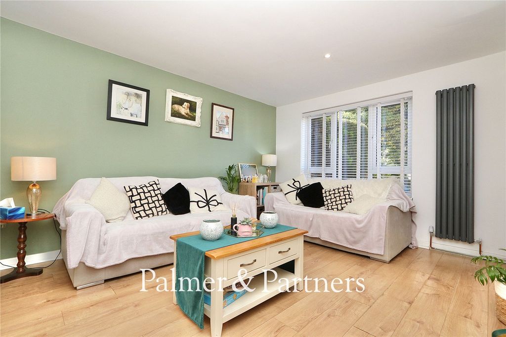 Property photo 3 of 18 Picture No. 06