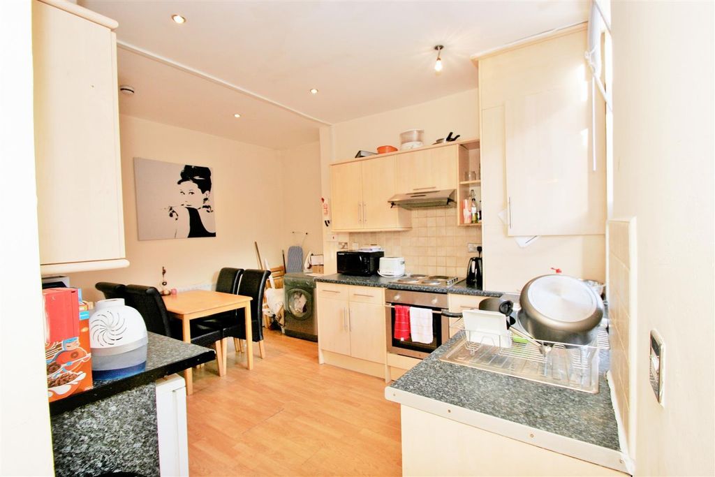 Property photo 2 of 7 Bright, Functional Kitchen With Ample Storage Spac...