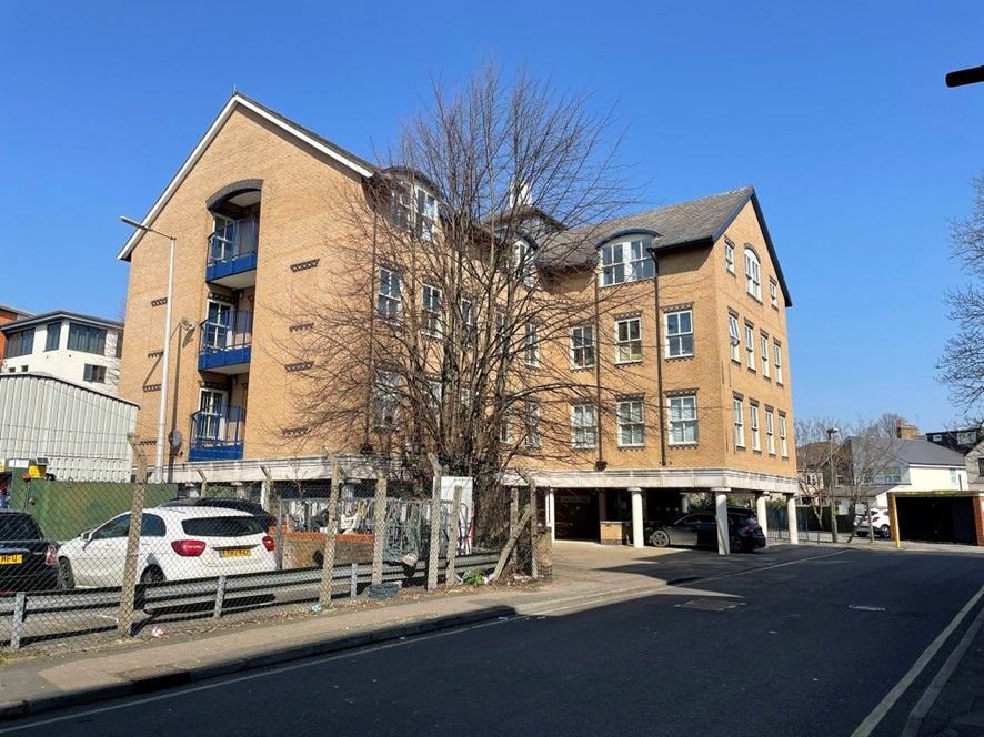 Property photo 1 of 3