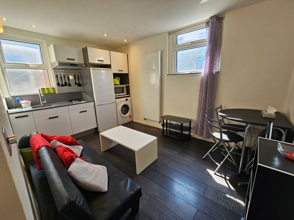 Property photo 1 of 5