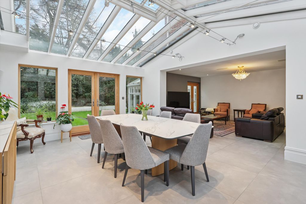 Property photo 3 of 25 Image