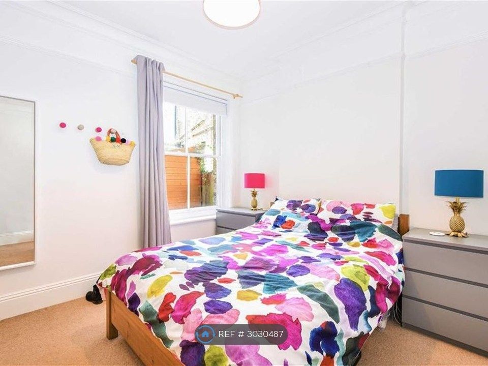 Property photo 3 of 6 Bedroom