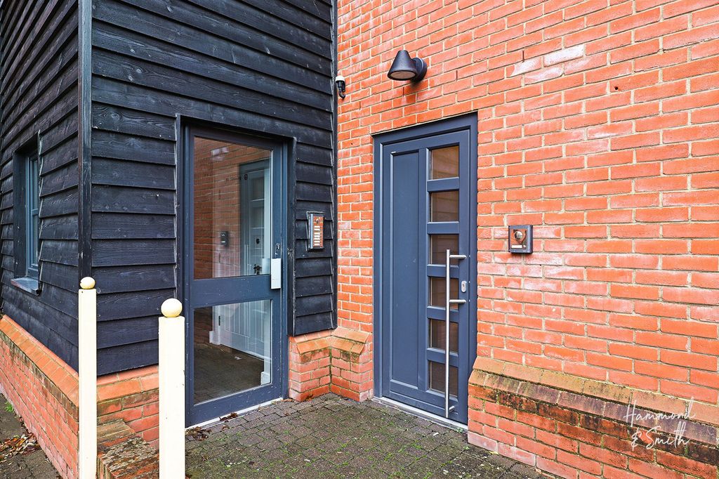 Additional image 15 of 2 bed flat for saleHemnall Street, Epping CM16