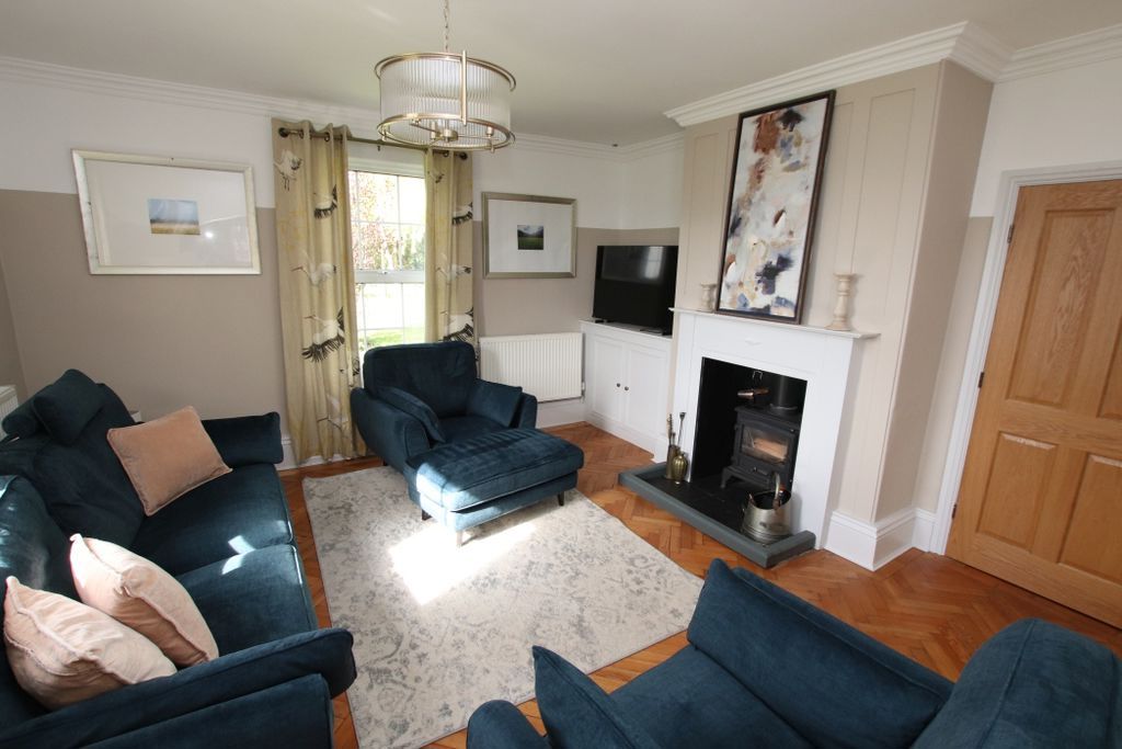 Property photo 2 of 22 Lounge